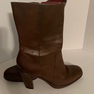 Tommy Hilfiger size 9.5